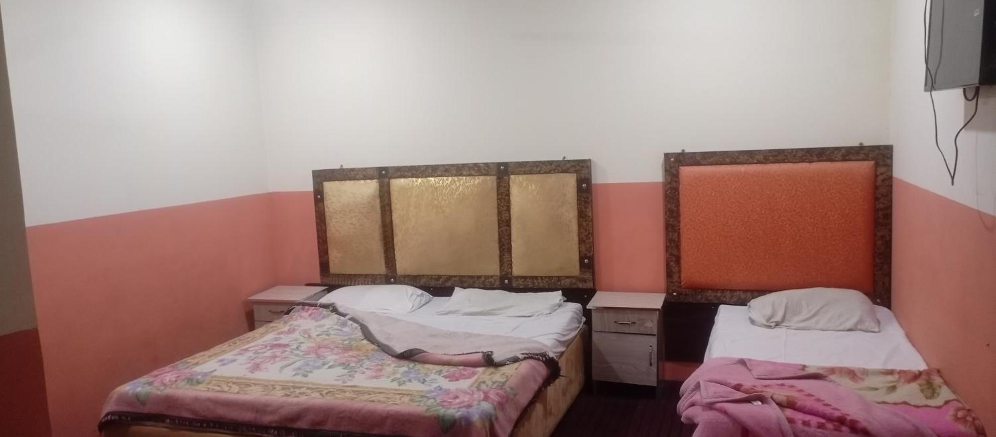 New Pak Royal Hotel Lahore Bagian luar foto